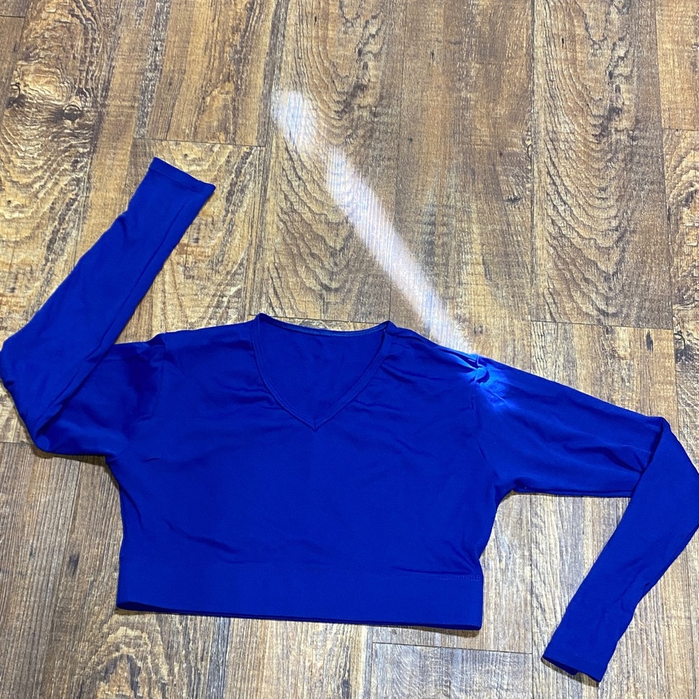 Varsity size large Royal Blue Long Sleeve Crop Top dance gymnastics cheer comfy‎